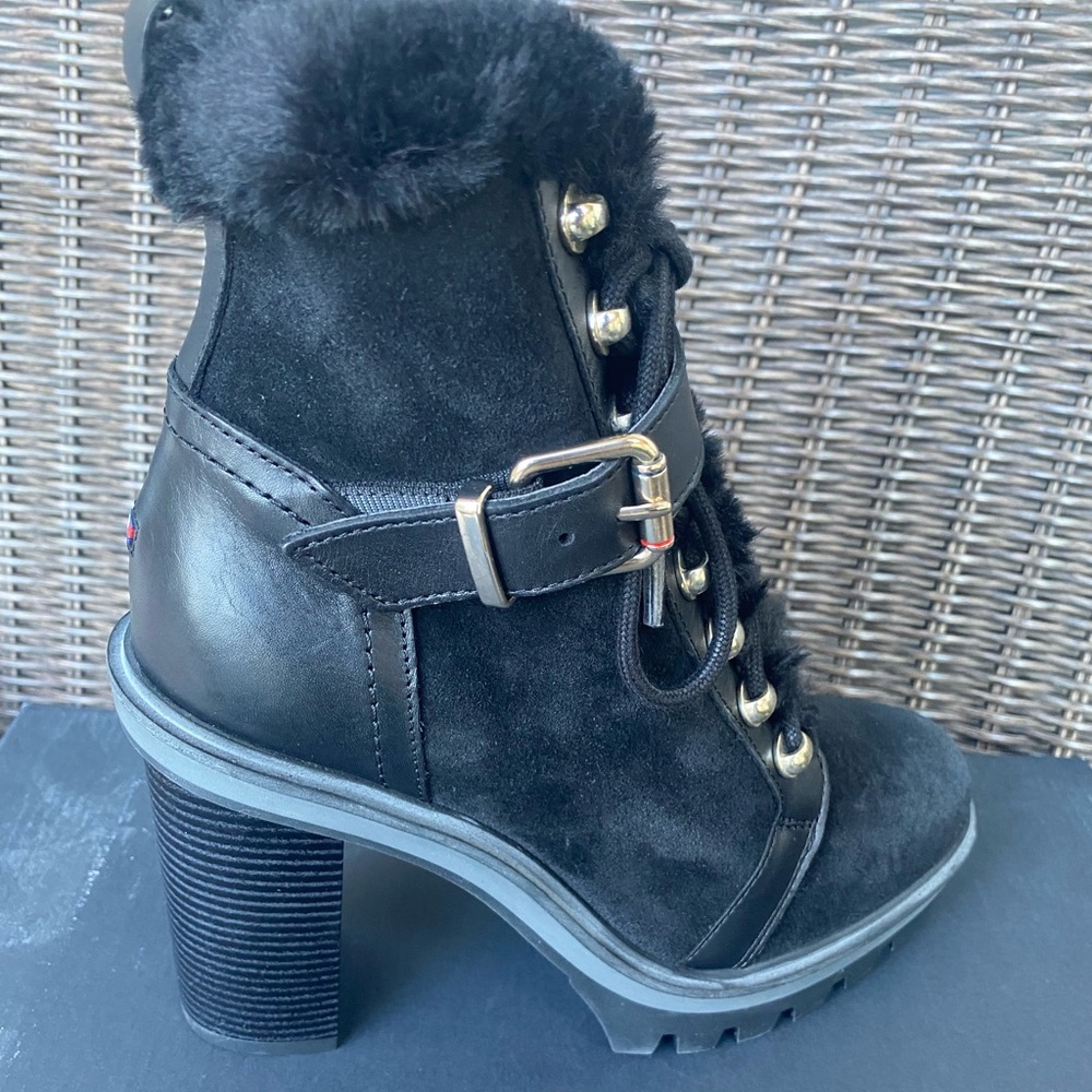 Tommy Hilfiger boots size 6